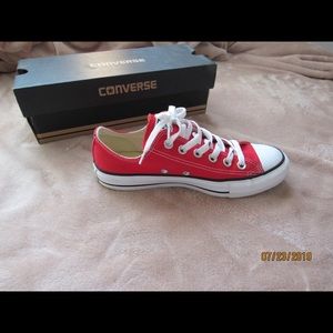 RED CONVERSE